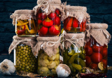 Which is better? Probiotic supplements or fermented foods?